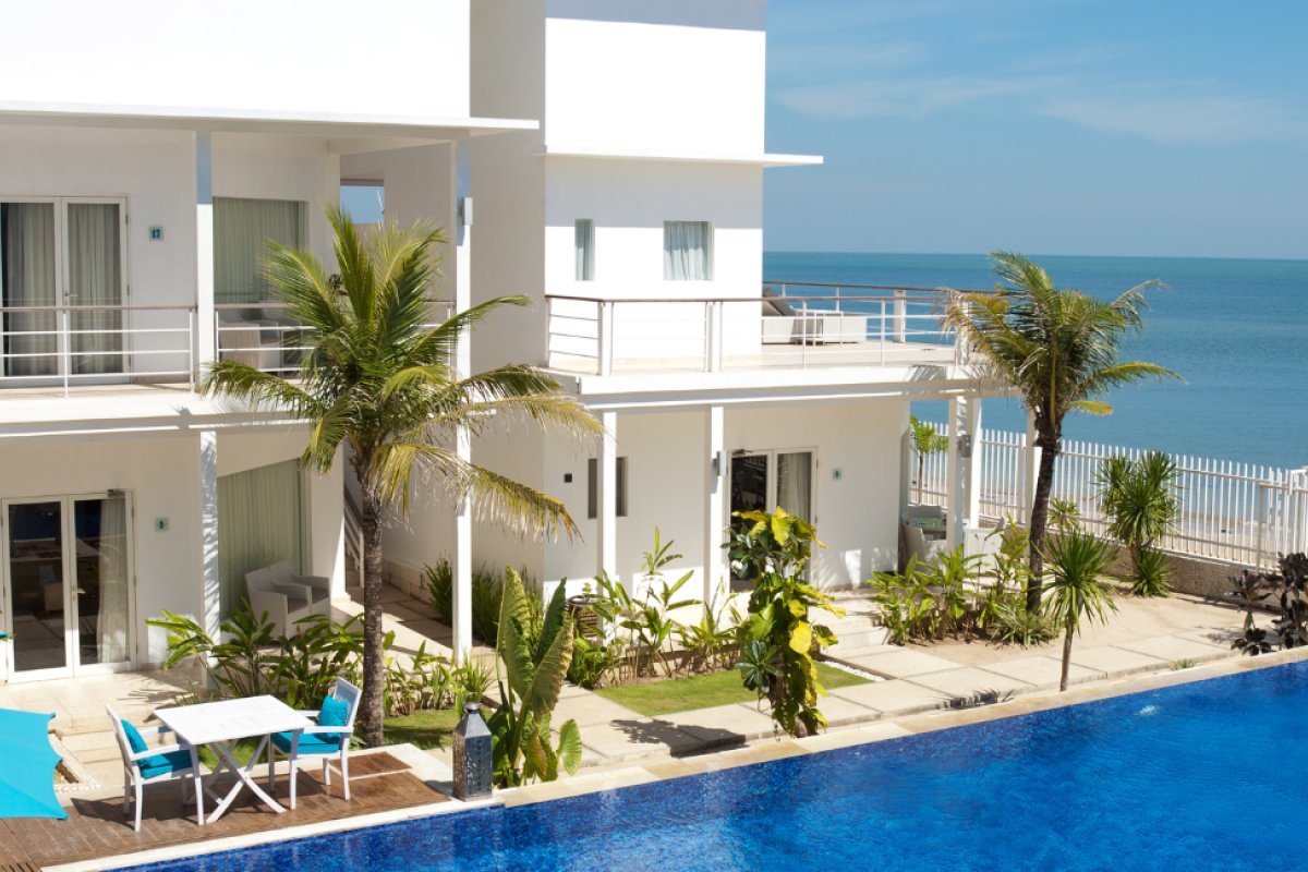 Should You Book With an Independent Travel Agent for Family Villa Holidays?